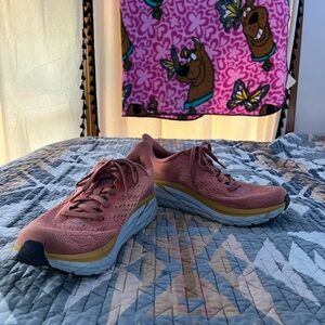 Hokas